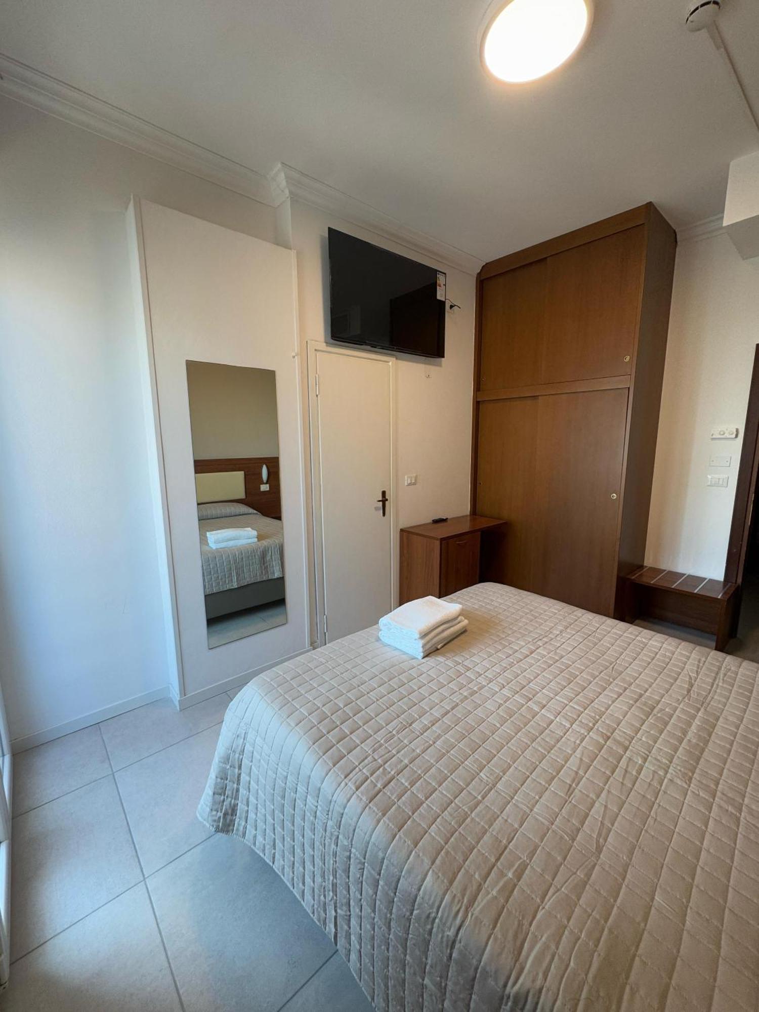 Hotel Helios Beach Milano Marittima Dış mekan fotoğraf
