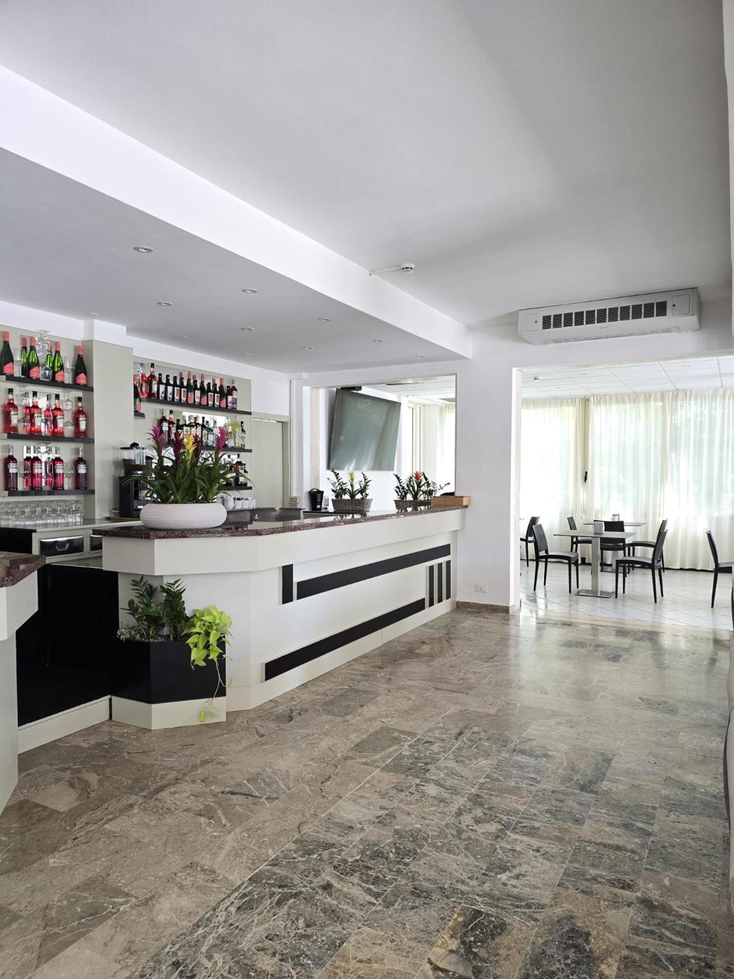 Hotel Helios Beach Milano Marittima Dış mekan fotoğraf