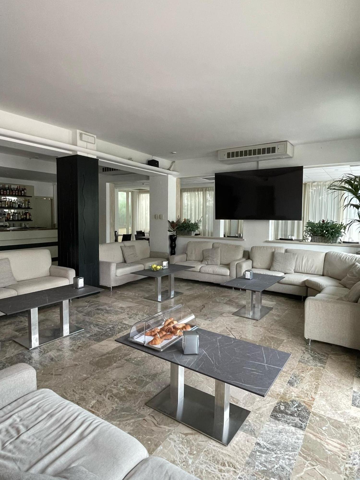 Hotel Helios Beach Milano Marittima Dış mekan fotoğraf